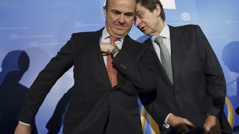 El BCE anticipa un bajón en el beneficio de la banca y critica el impuesto de Sánchez