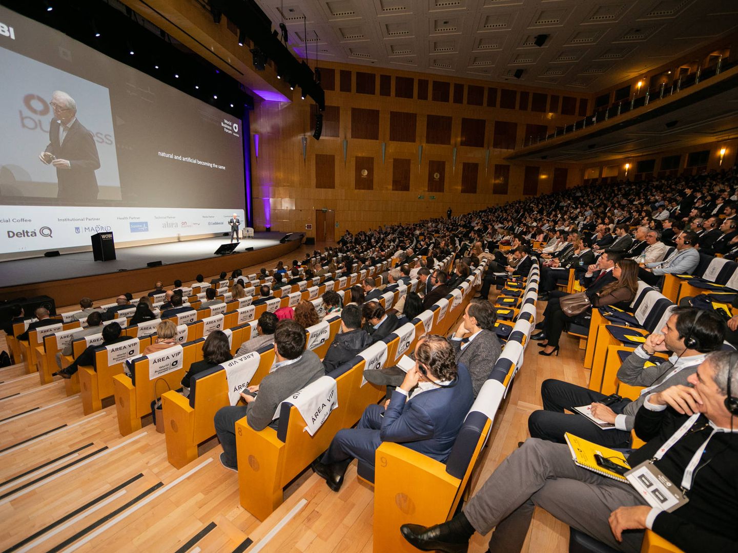 Nicholas Negroponte, en el World Buisiness Forum. 