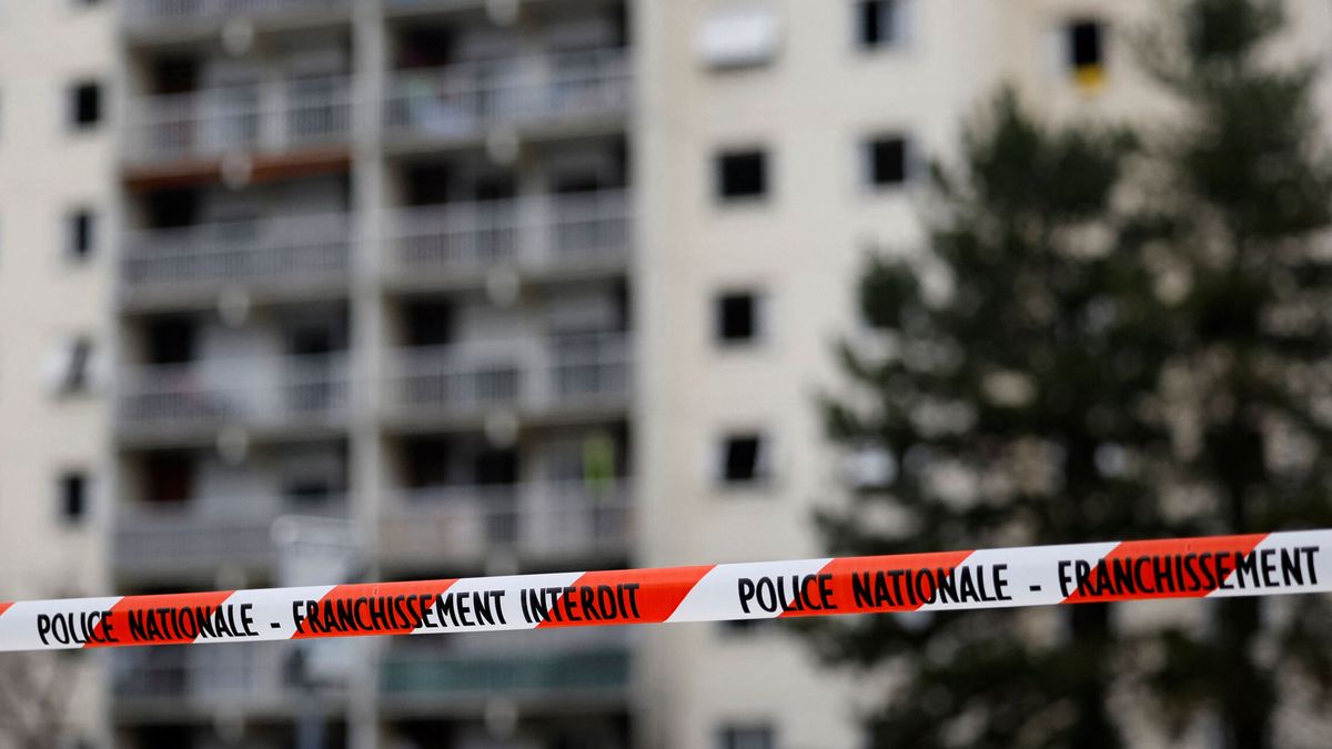 Descubiertos los cadáveres de dos bebés en el piso de una familia en Francia