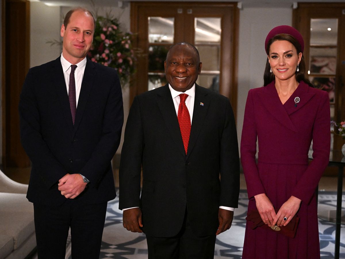 Foto: Los príncipes de Gales han recogido al presidente sudafricano en el hotel donde se hospeda junto a su mujer. (Reuters/Pool/Justin Tallis)