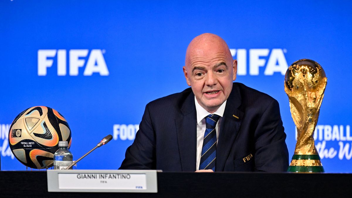 Un Mundial 'partido' que hasta Blatter salta a criticar: "Debería ser solo en Sudamérica"