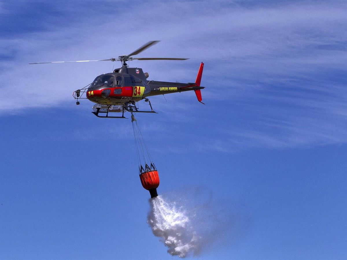 Foto: Helicóptero de Bomberos de Francia. (Europa Press/Guillaume Bonnefont) 