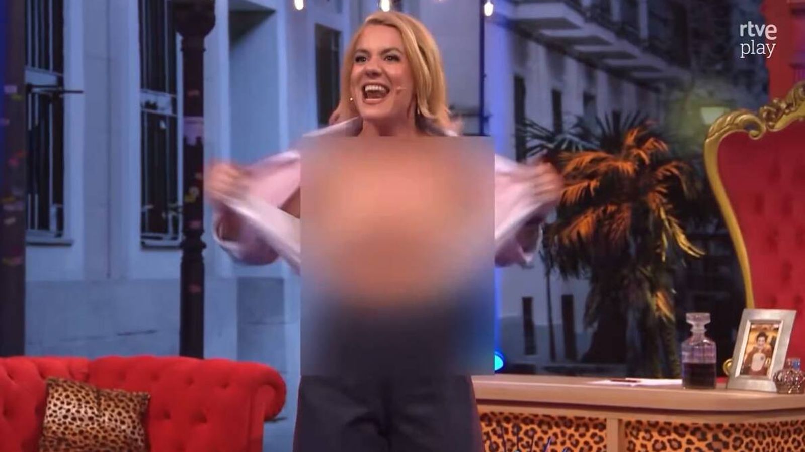 Desnudo integral en TVE: Henar Álvarez rompe todos los esquemas en 'Al cielo con ella'