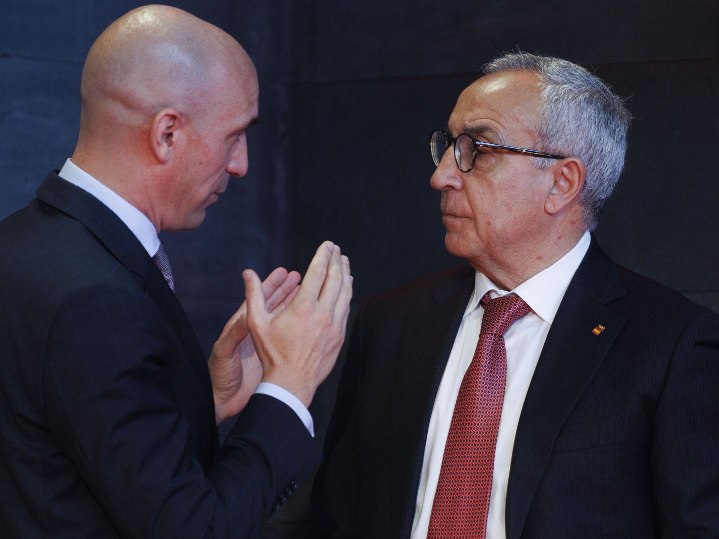 Luis Rubiales y el presidente del COE, Alejandro Blanco. (EFE/Sergio Pérez) 