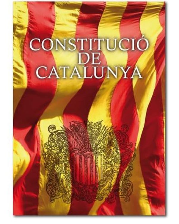 Con el DNI se entrega una 'Constitución de Cataluña' de regalo. (Racó Independentista)