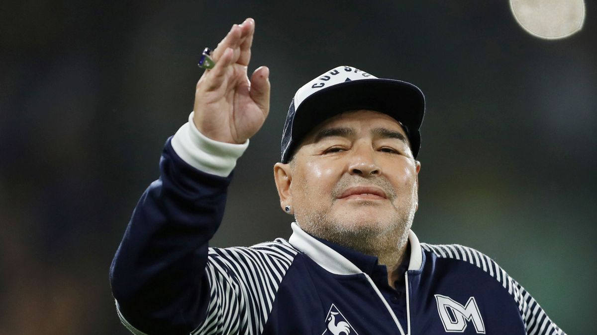 Maradona, operado con éxito de un coágulo en el cerebro
