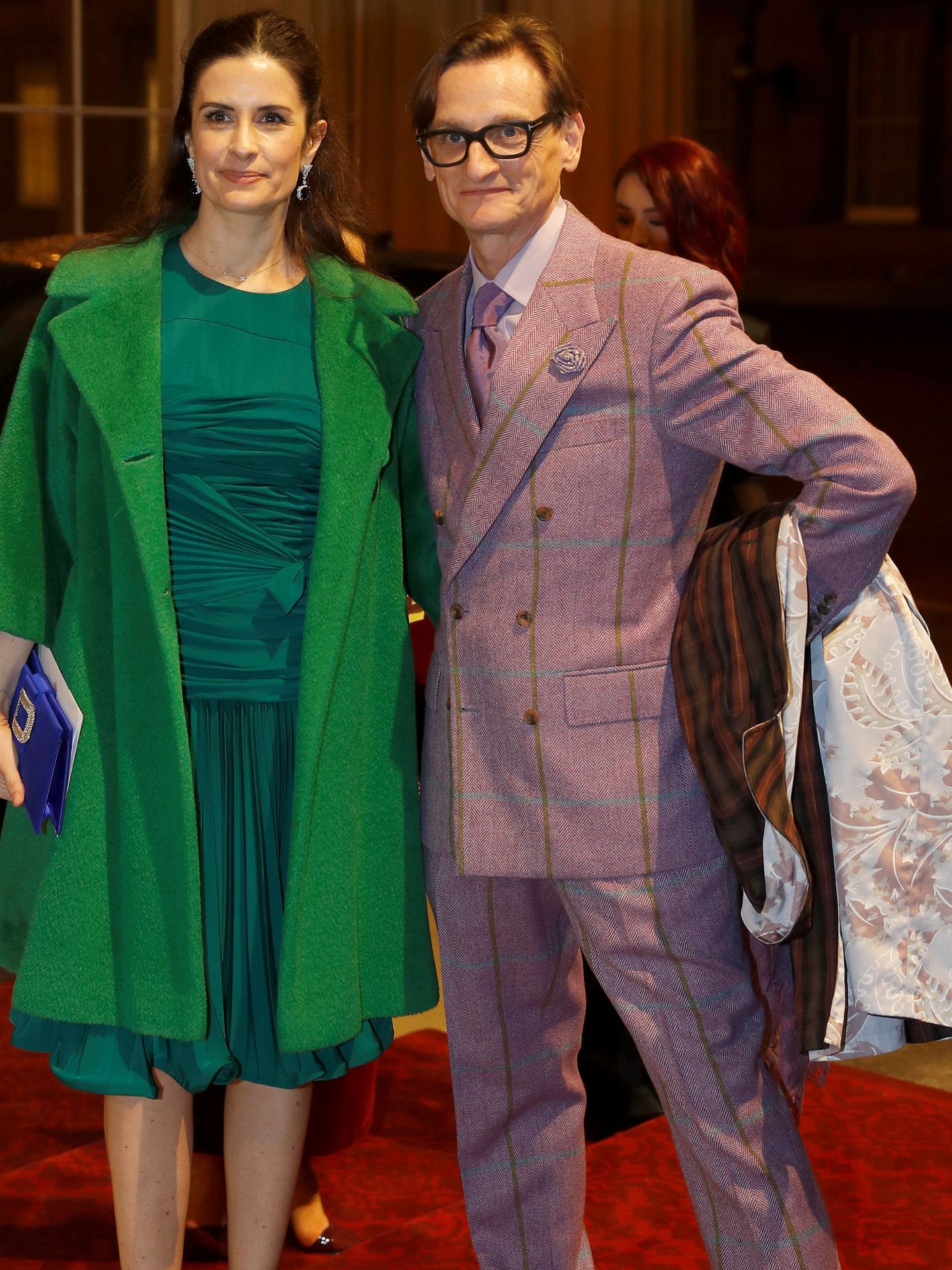 Livia Firth, con Hamish Bowles. (Reuters)