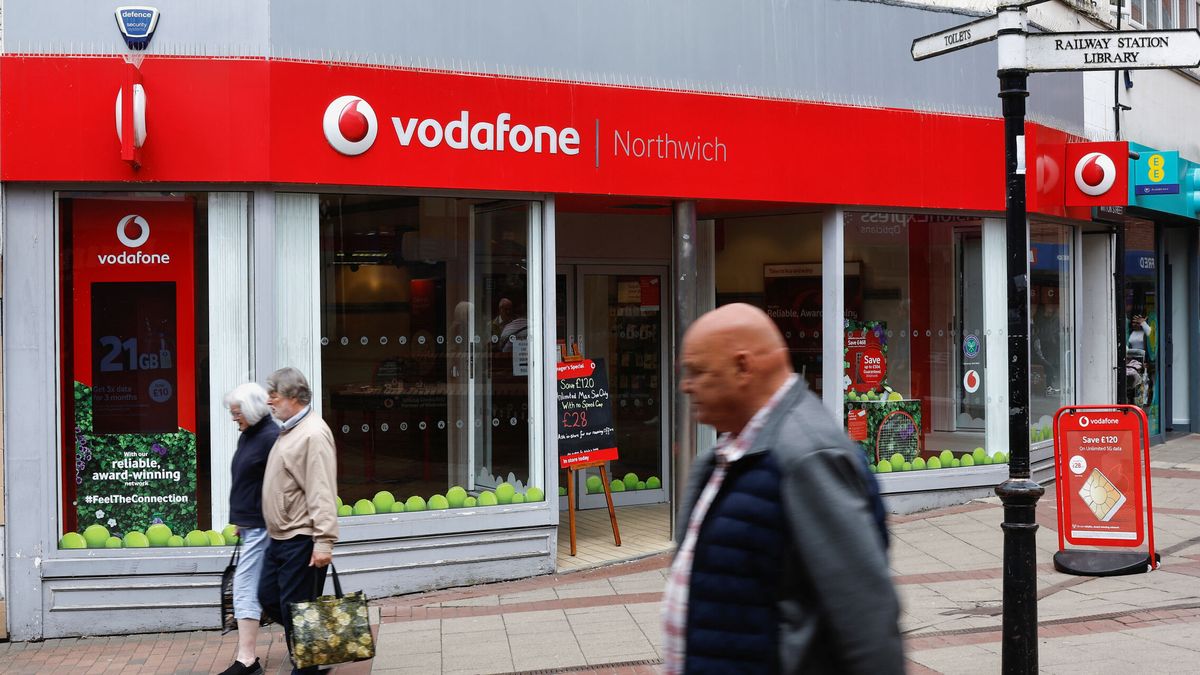 Zegona encarga a JP Morgan y BofA levantar 2.500 M para comprar Vodafone España