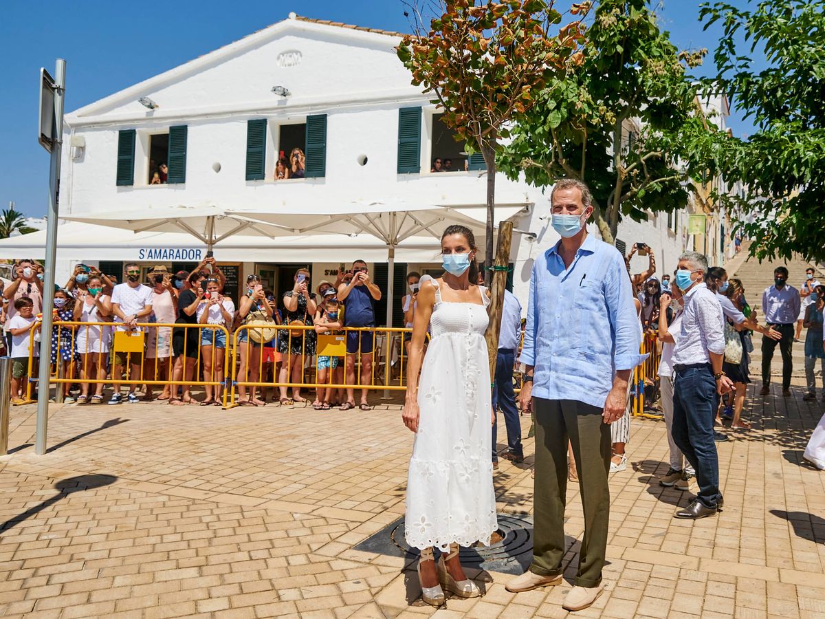 Foto: Los reyes Felipe y Letizia, este jueves en Menorca. (Limited Pictures)