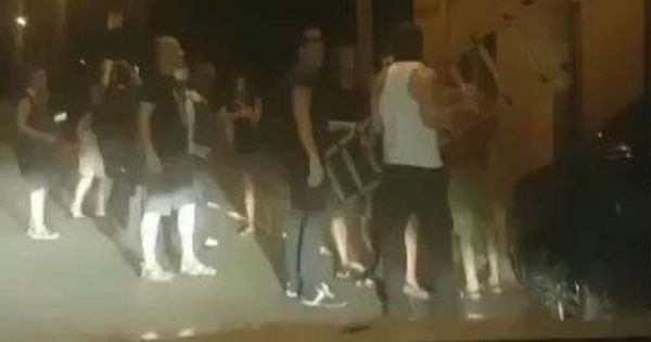 Foto: Pantallazo del vídeo en que puede verse el enfrentamiento ocurrido la noche de este miércoles en Verges.
