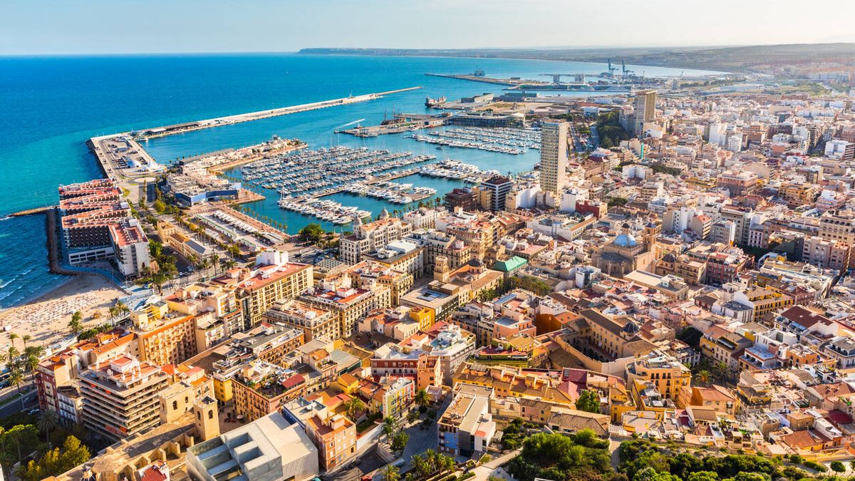 ¿Qué pasa en Alicante? El calentón lleva la venta de casas a niveles del 'boom'