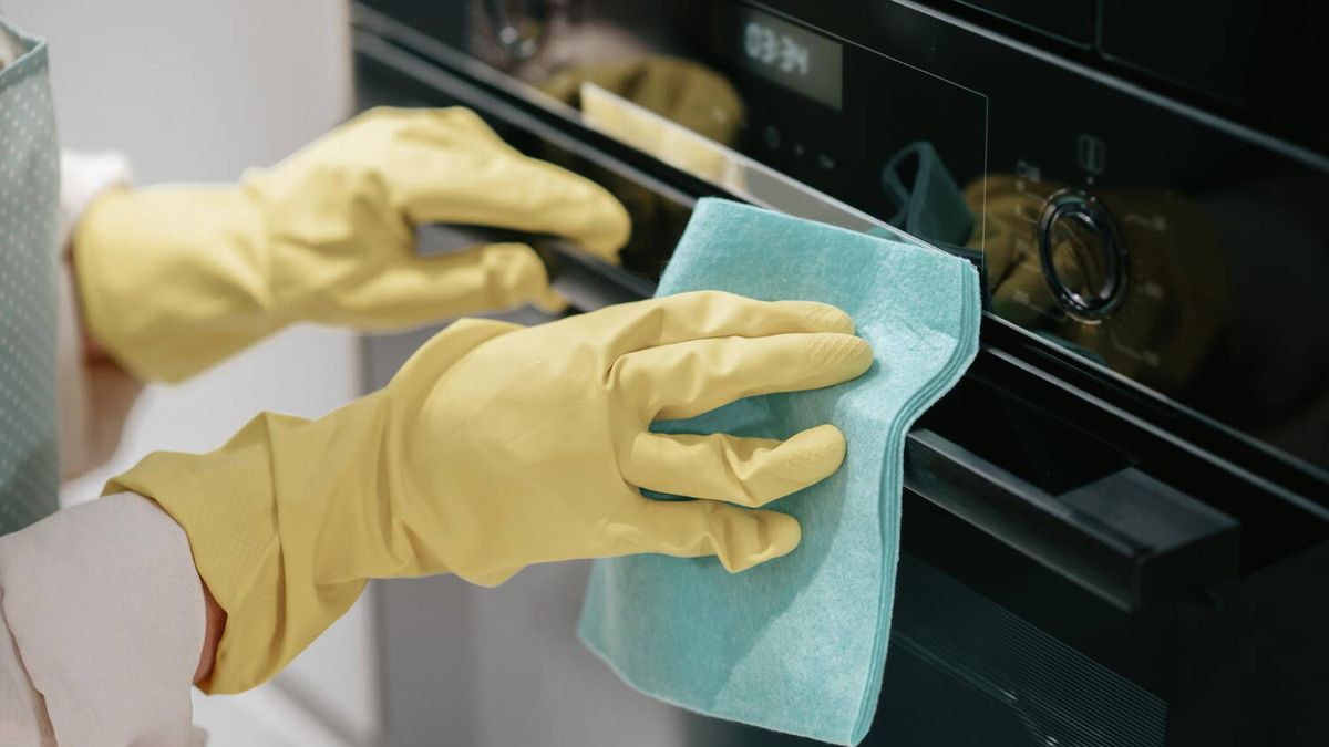 Cómo limpiar el doble cristal del horno sin desmontarlo: este es el truco definitivo