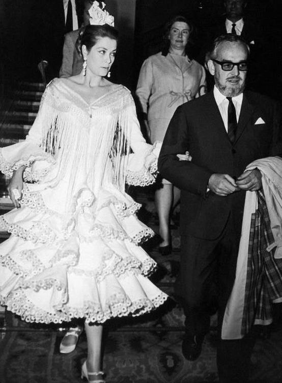 Grace Kelly y Rainiero de Mónaco, en una imagen de su paso por la Feria de Abril. (Gtres)