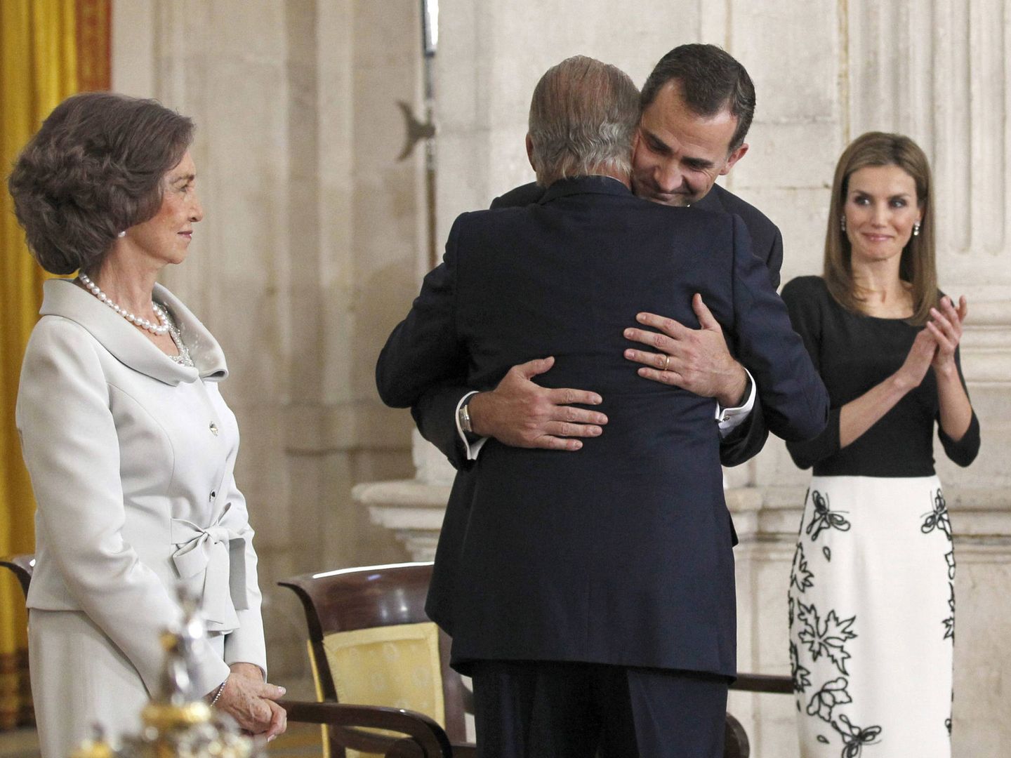 Juan Carlos y Felipe, tras la ceremonia de abdicación del primero. (Getty)