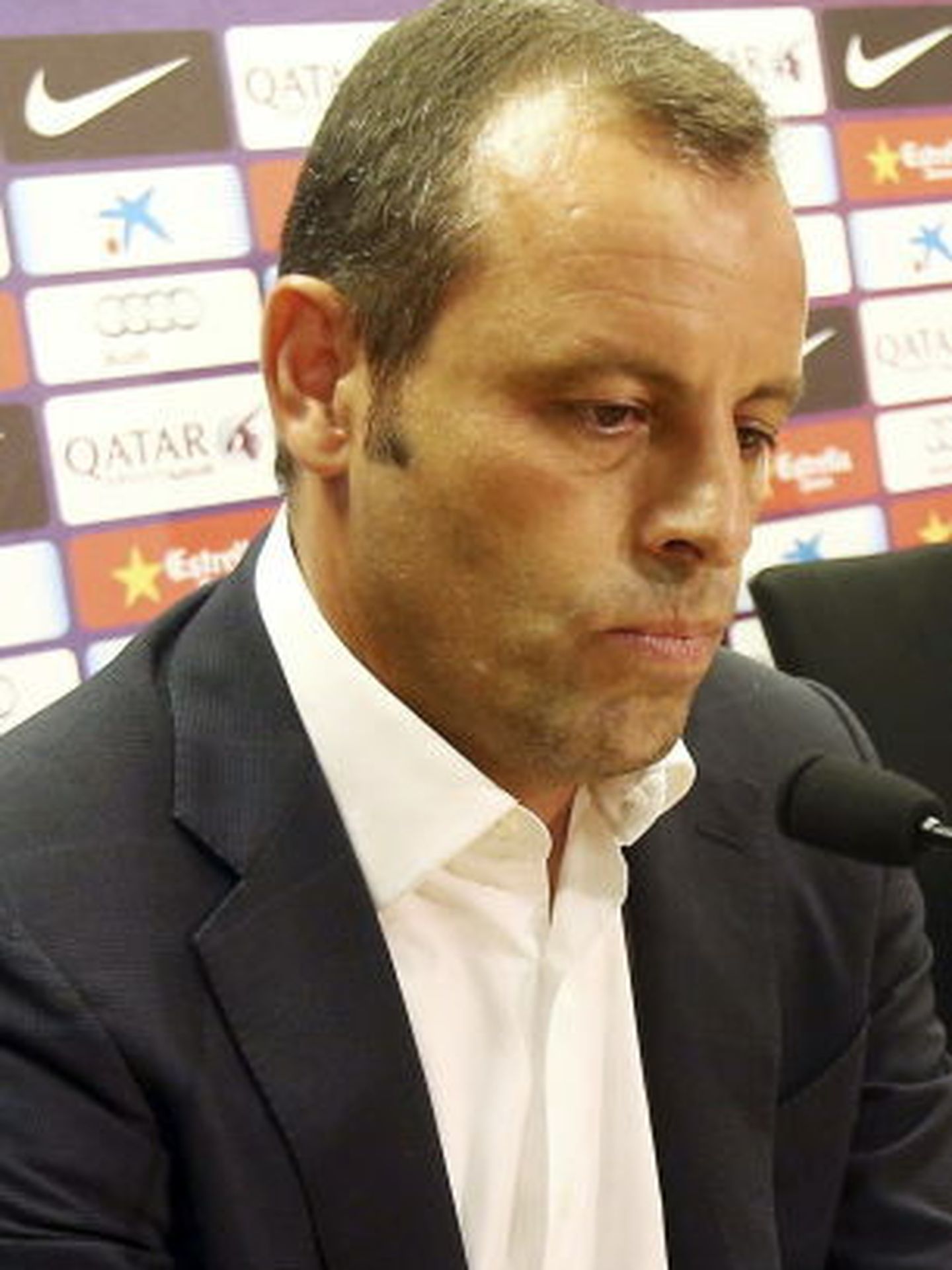 Vilanova deja de ser entrenador del barcelona para tratarse de su enfermedad