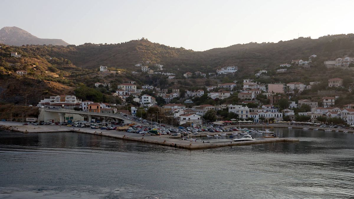 La isla griega de la longevidad: el lugar donde la gente vive muchos años con buena salud