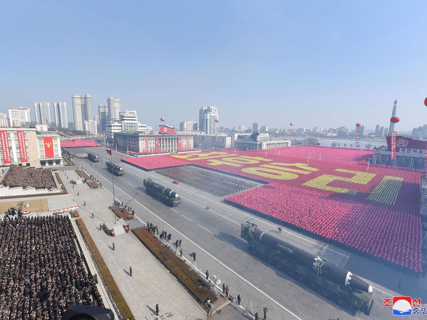 Corea del Norte exhibe poderío militar en la víspera a los Juegos Olímpicos de invierno. (EFE)