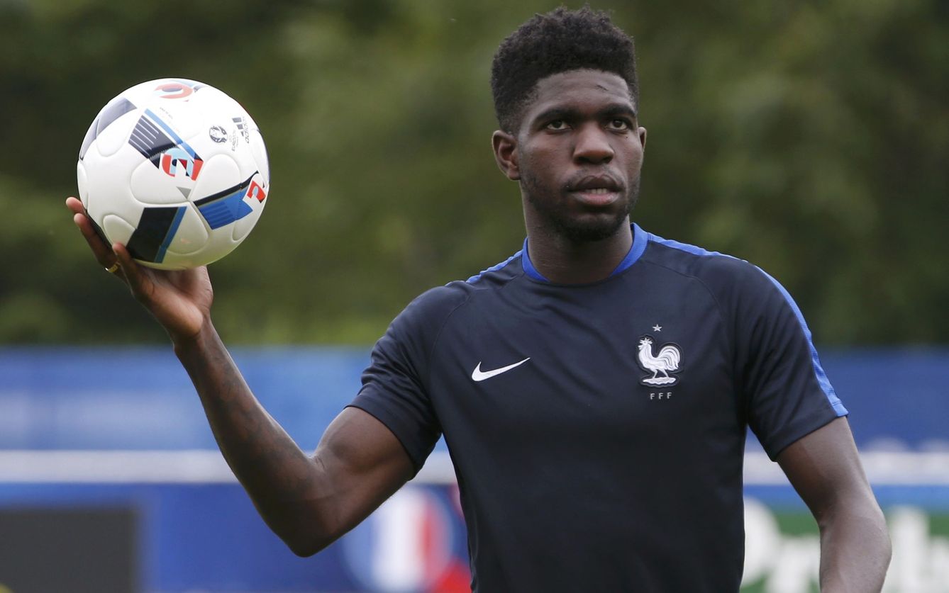 Samuel Umtiti, durante un entrenamiento con Francia. (Reuters)