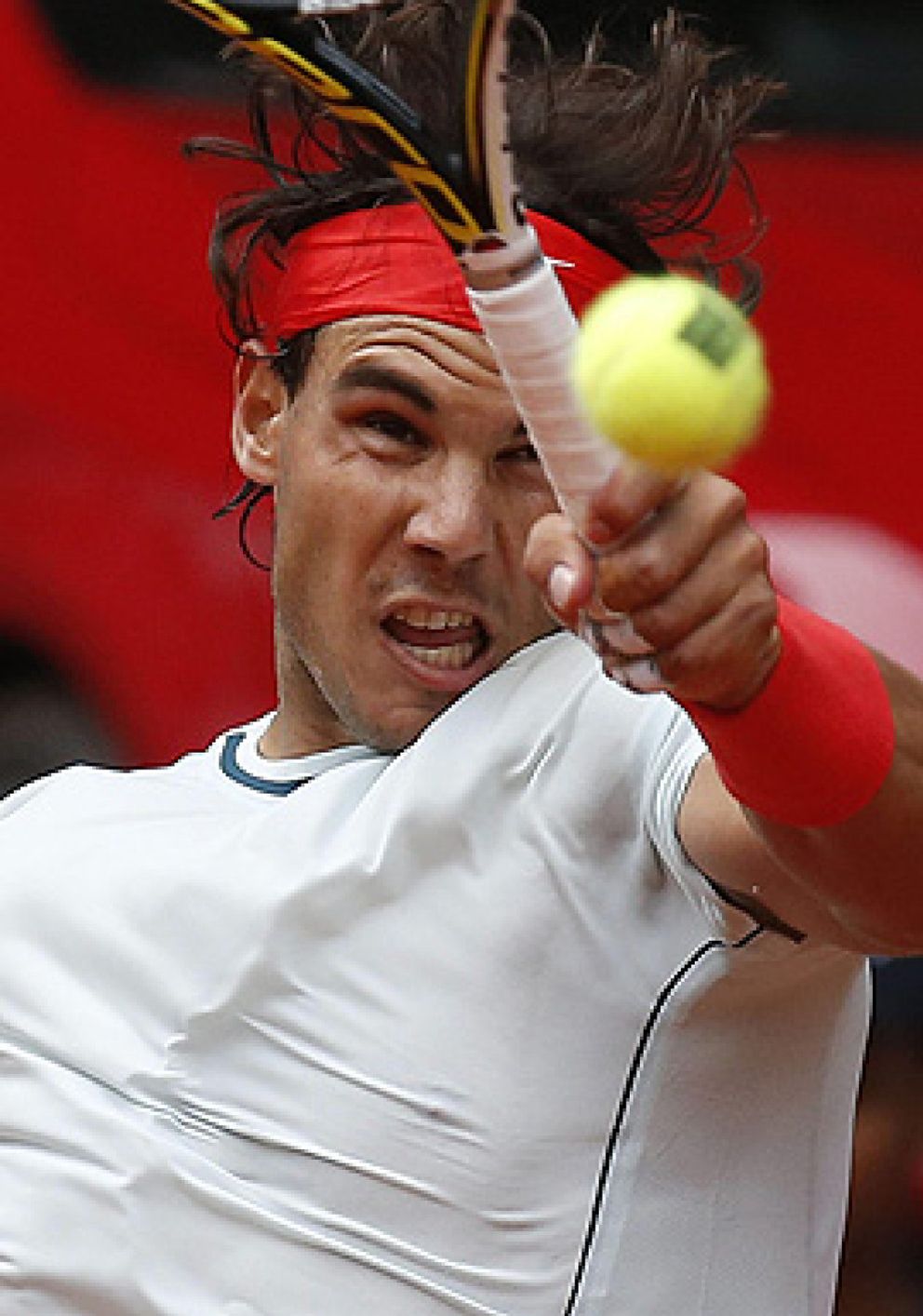 Foto: Rafa Nadal supera en dos sets a Mikhail Youznhy y pone la directa en el Masters de Madrid