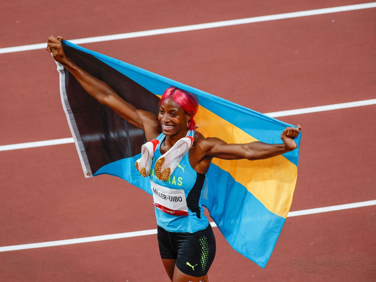 Foto: La bahameña Shaunae Miller-Uibo celebra su medalla de oro en 400 metros. (EFE)