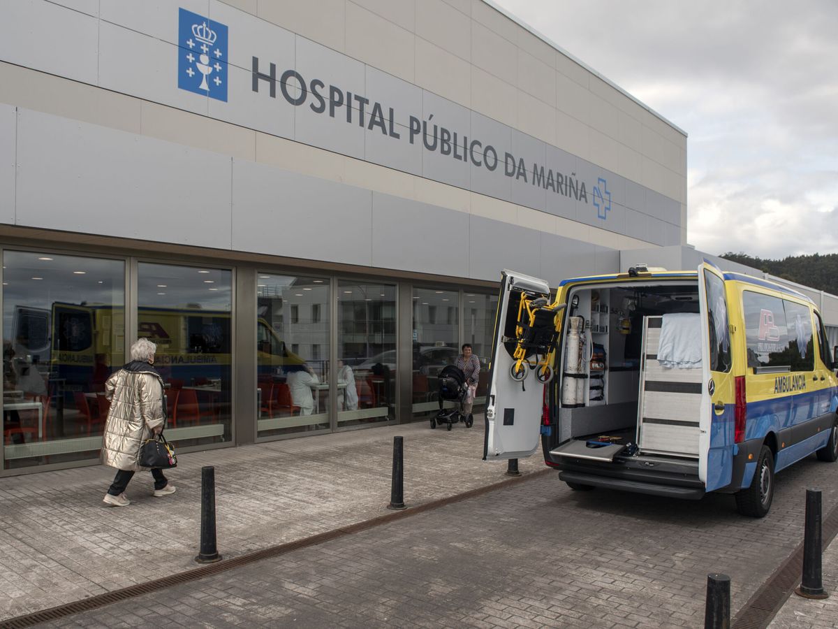 Foto: Vista del Hospital Público da Mariña, en Burela, Lugo. (EFE/Emilio Pérez)