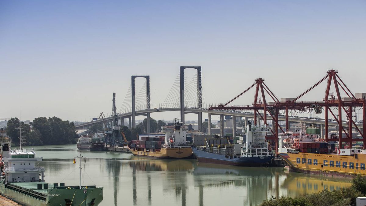 El puerto de Sevilla 'atraca' en Sines, líder portugués, y Algeciras ante el tirón de Huelva