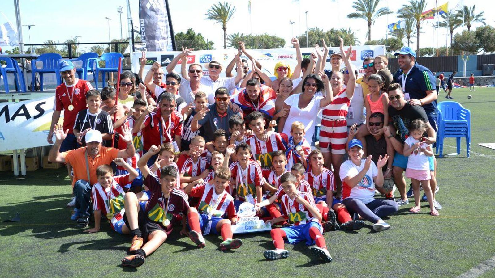 Foto: El Atlético Gran Canaria tras proclamarse campeón (DNC).