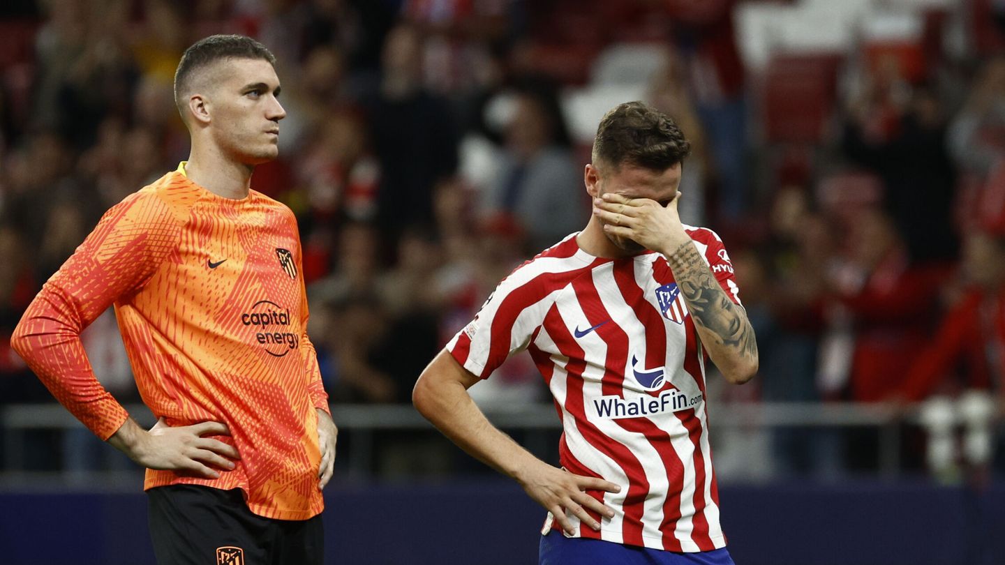 Saúl, desconsolado después de la debacle de su equipo en Champions. (EFE/Rodrigo Jiménez)