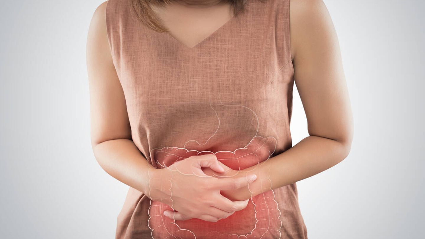 El dolor abdominal es uno de los síntomas de la oclusión intestinal. (iStock)