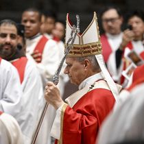 Foto: León xiv preside una misa por la inaguración del año académico en la universidad pontificia