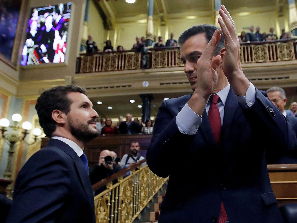 Foto: Pedro Sánchez y Pablo Casado, tras resultar investido el socialista presidente del Gobierno. (EFE)
