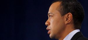 Tiger Woods comienza su millonario lavado de cara
