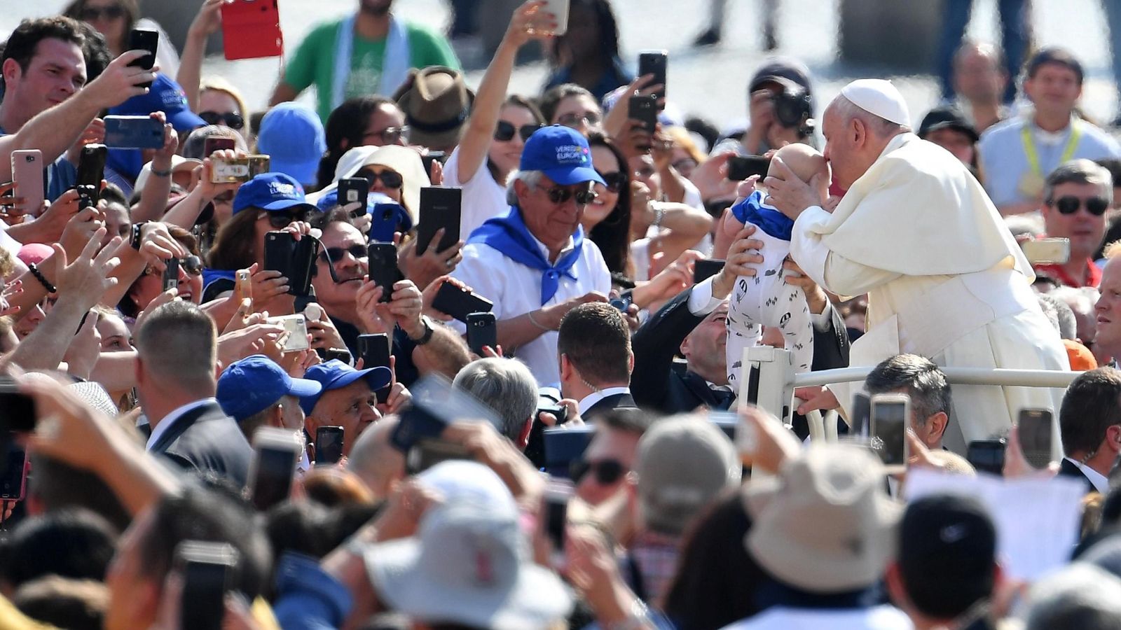 Foto: El papa Francisco en la plaza de San Pedro en el Vaticano. (EFE)