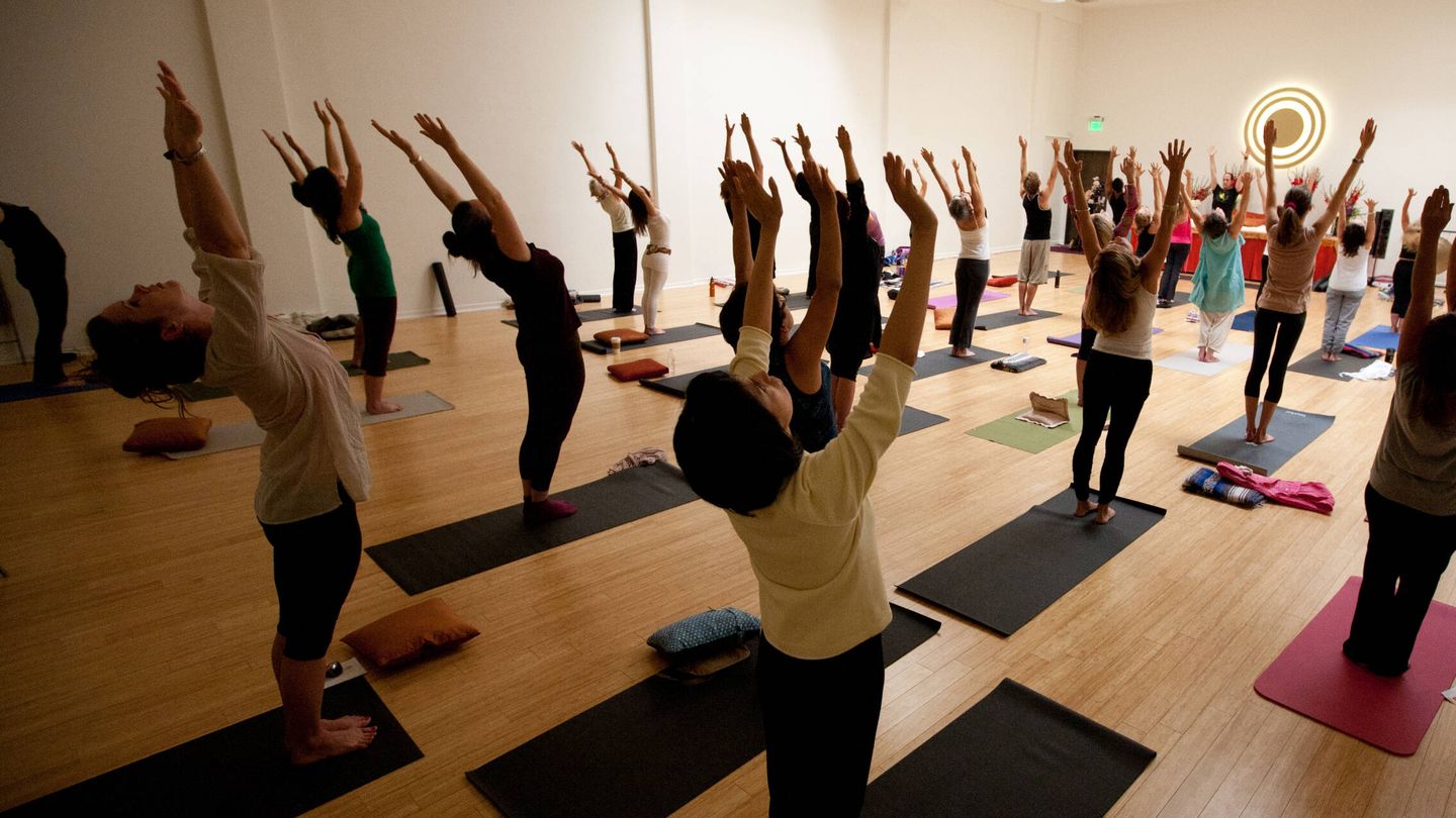 Es mejor el yoga o el pilates? Diferencias y similitudes para decidir con  cuál quedarse