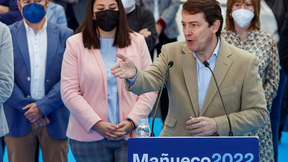 Mañueco promete un "blindaje fiscal" para CyL y Tudanca le receta "decencia"