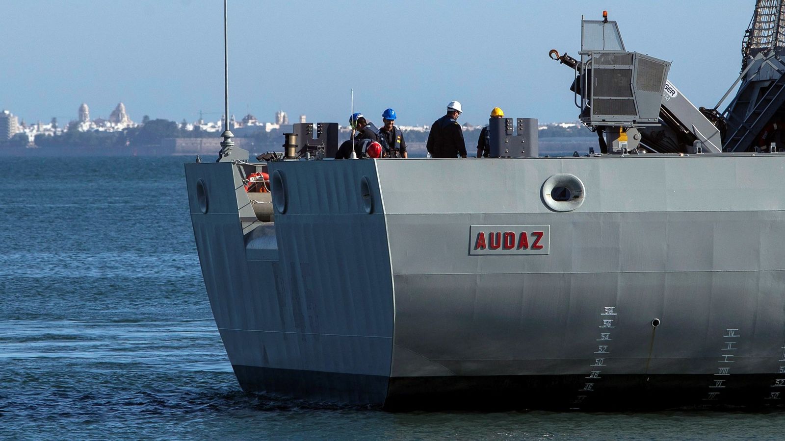 Foto: Vista del buque de la Armada española Audaz. (EFE)