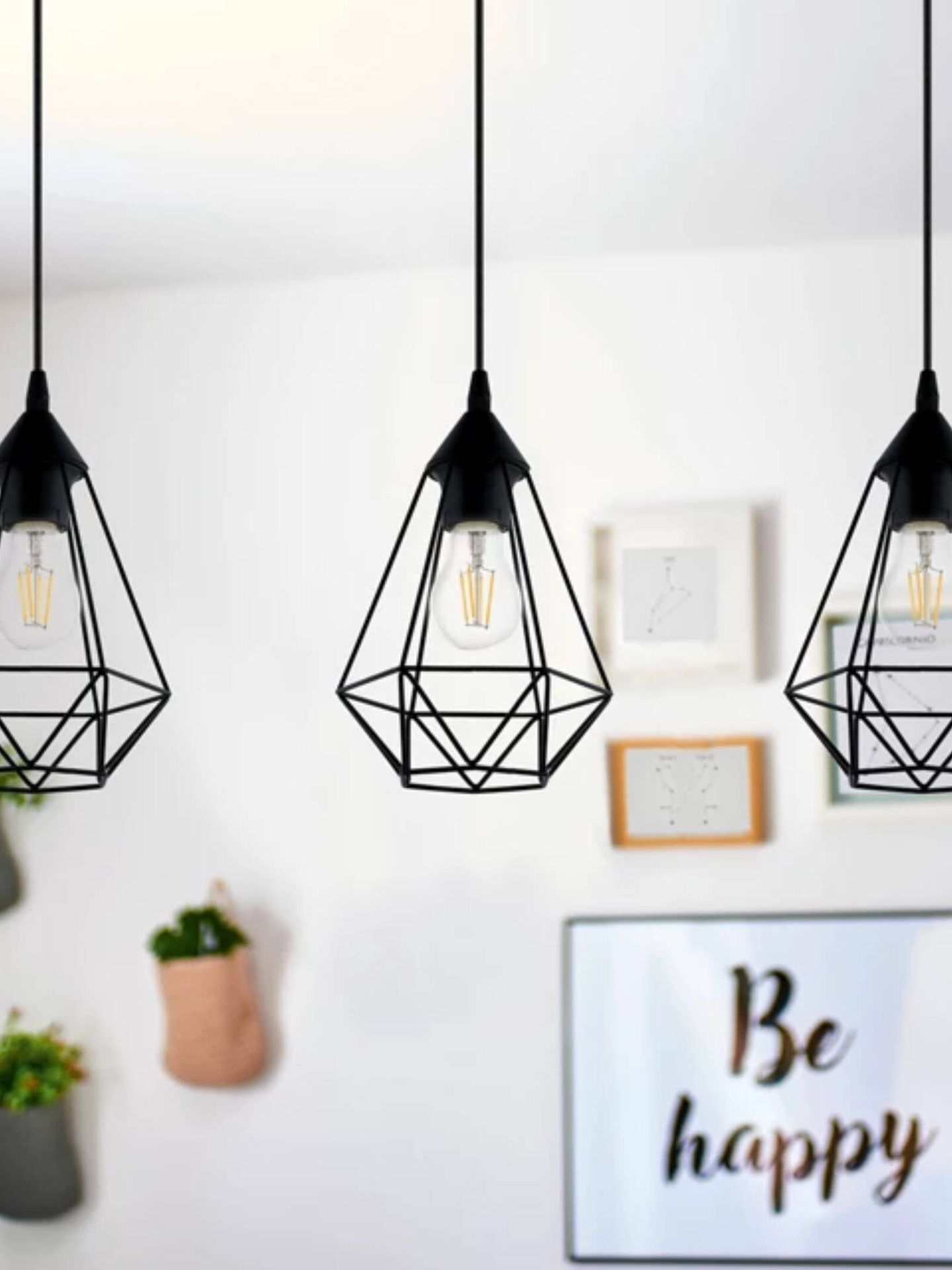 Lámparas low cost tipo jaula para darle a tu casa un toque moderno. (Cortesía/Leroy Merlin)
