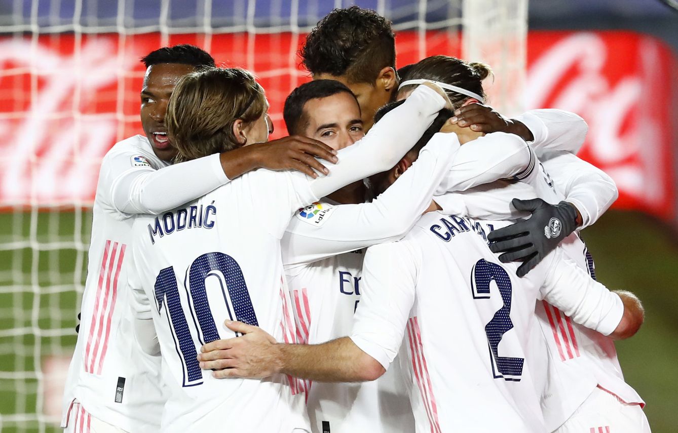 El equipo blanco celebra el segundo gol. (Reuters)