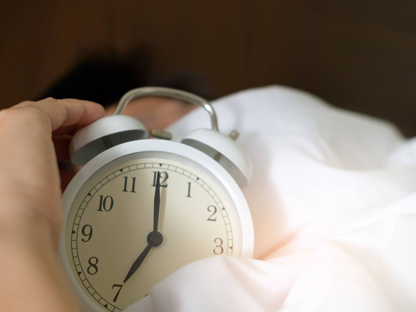 Una breve siesta puede retrasar la contracción del cerebro, que ocurre más rápido en personas con enfermedades neurodegenerativas. (Pexels)