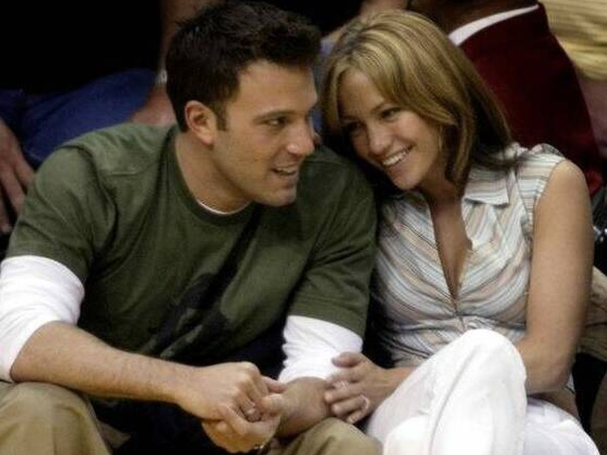 Foto: Ben Affleck y Jennifer Lopez, durante su primer noviazgo. (Reuters)