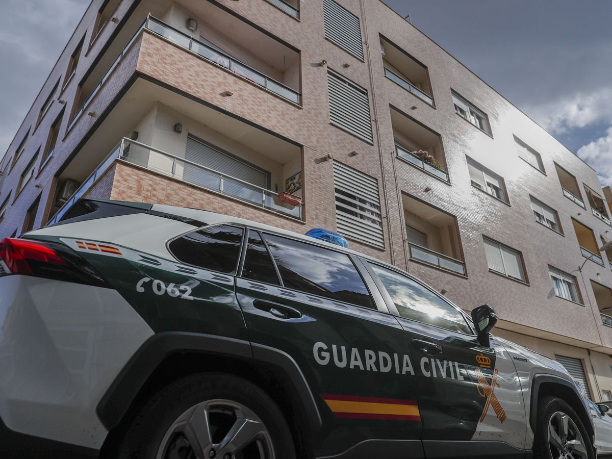 Foto: La Guardia Civil descubre un club de alterne clandestino en Salamanca al que se accedía por un túnel (EFE/Manuel Bruque)