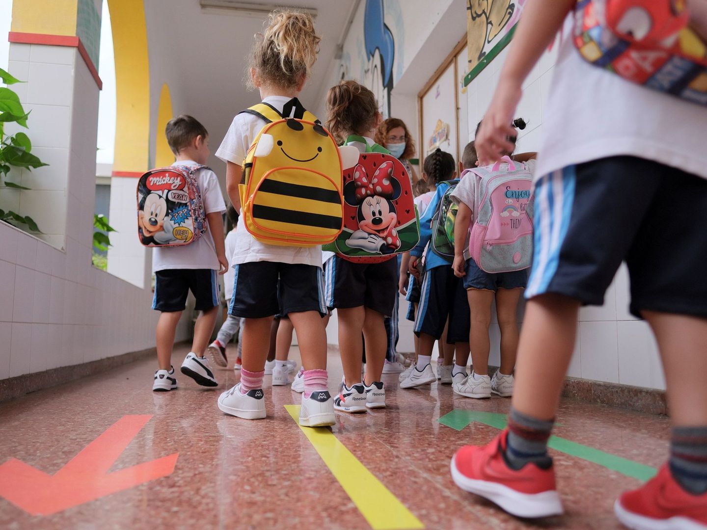 Unos alumnos de Infantil y Primaria de Canarias vuelen a las aulas. (EFE)