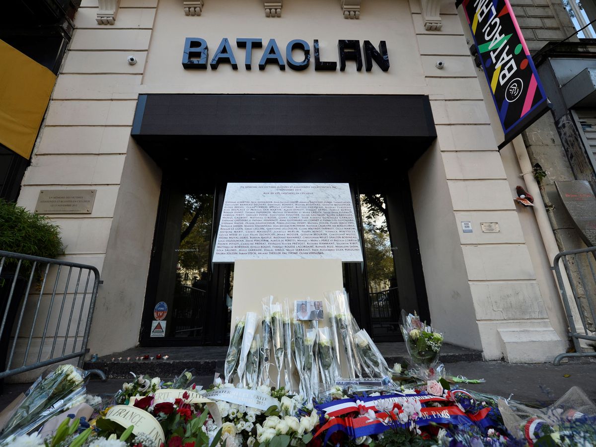Foto: Acto conmemorativo en la sala Bataclan. (Reuters)