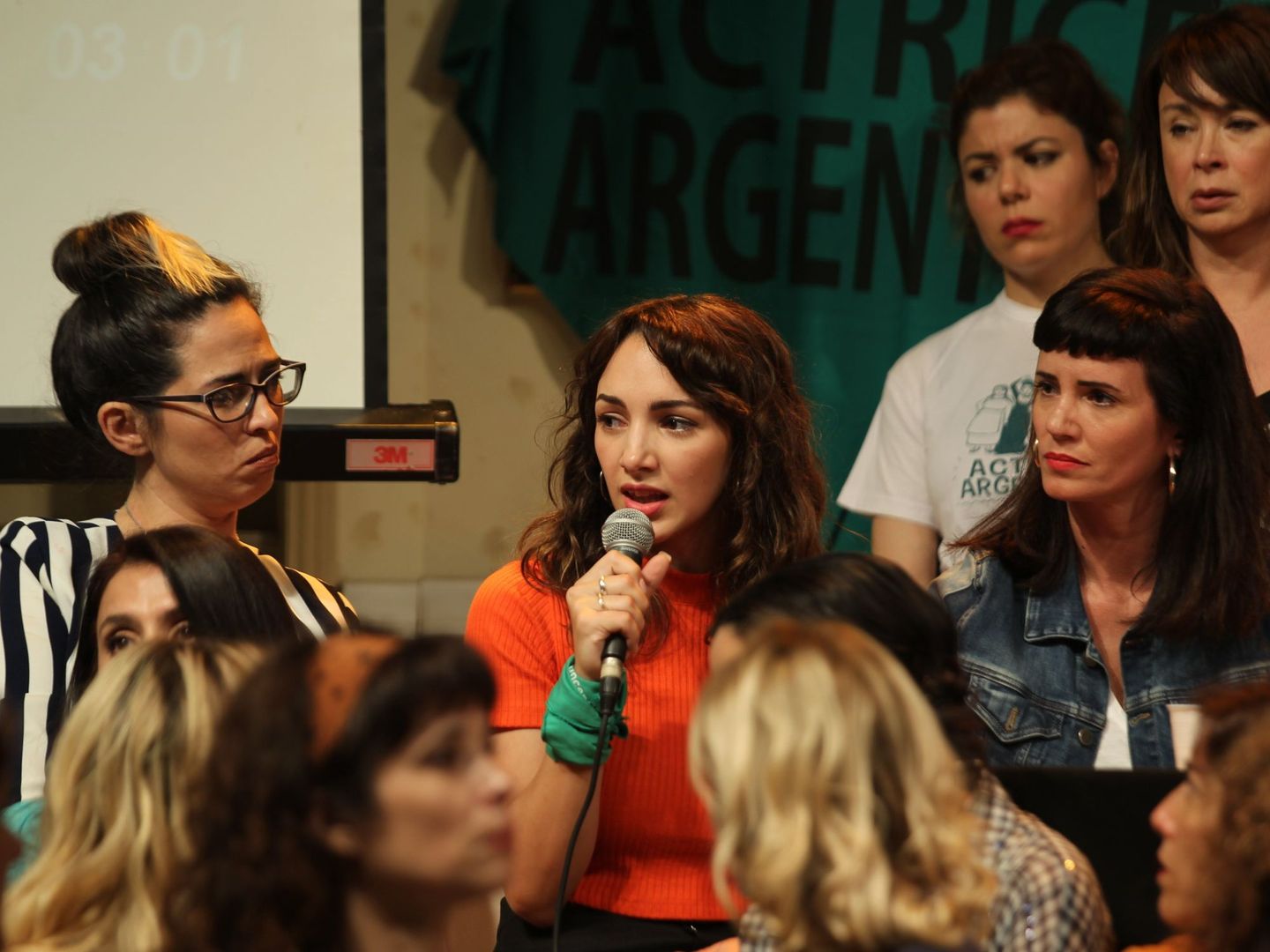 La actriz argentina Thelma Fardín durante una rueda de prensa en Buenos Aires tras presentar la denuncia por violación. (Efe)