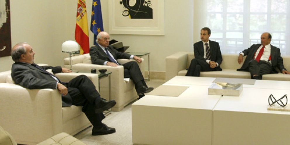 Foto: El poder económico ‘huele’ el cambio político y deja solo a Zapatero