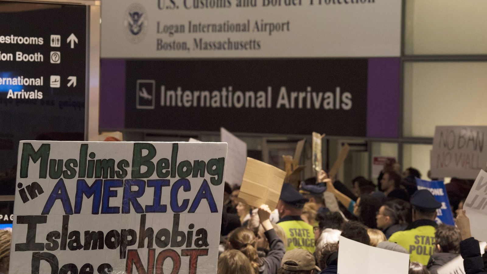 Foto: Protestas por el veto de Trump en el aeropuerto de Boston. (EFE)
