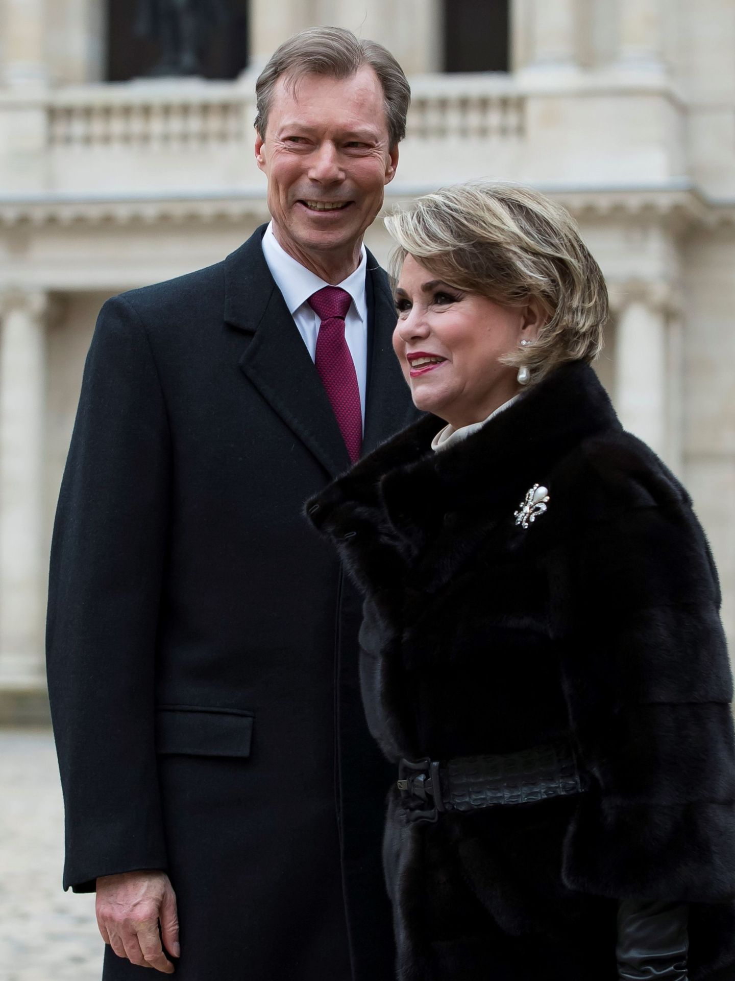 Enrique de Luxemburgo y su esposa, María Teresa de Luxemburgo, en 2018 durante un viaje a París. (EFE)