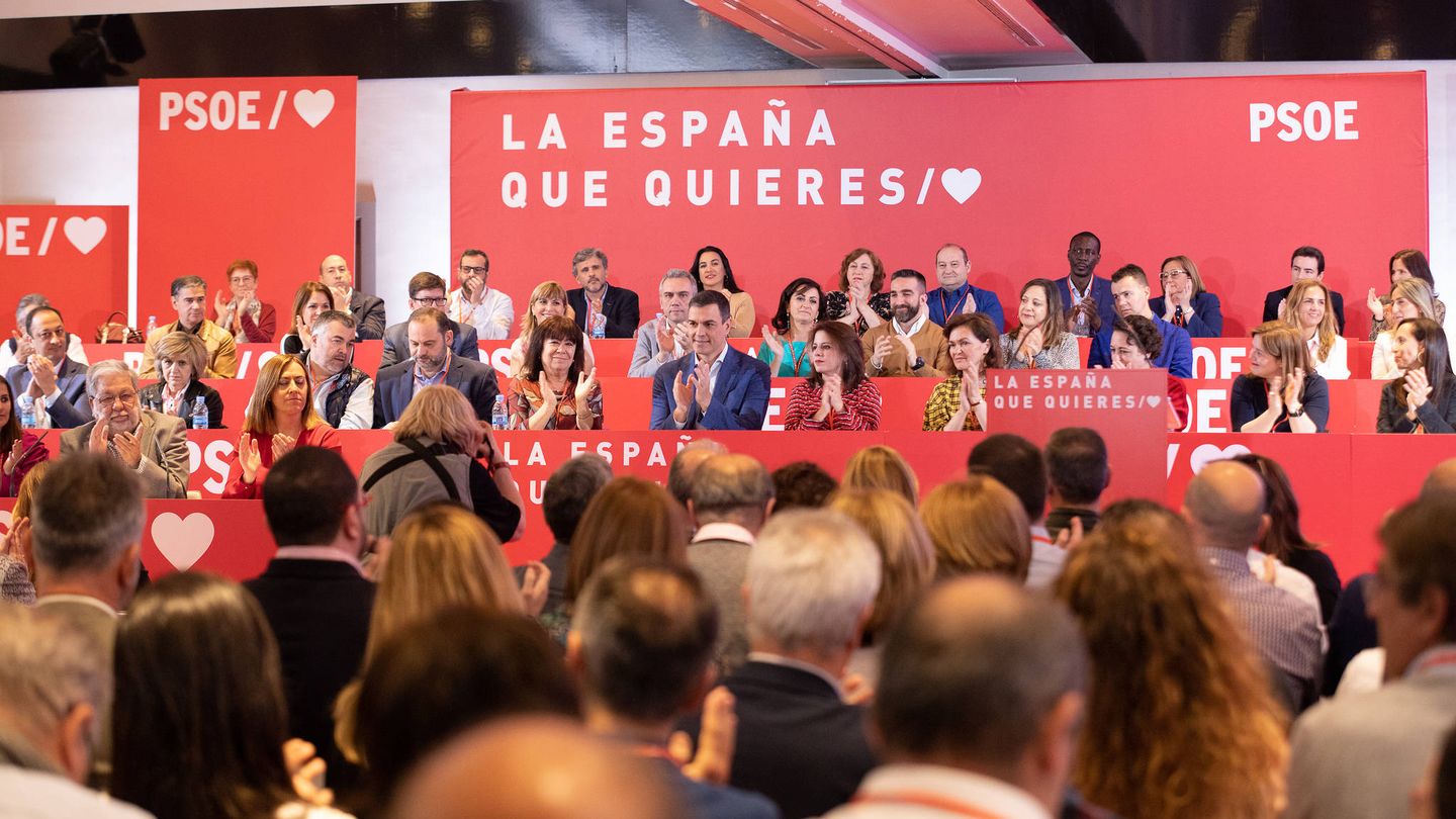 Pedro Sánchez y su ejecutiva, en la reunión del comité federal del PSOE de este 17 de marzo de 2019 en el hotel Novotel Madrid Center de la capital. (Eva Ercolanese | PSOE)
