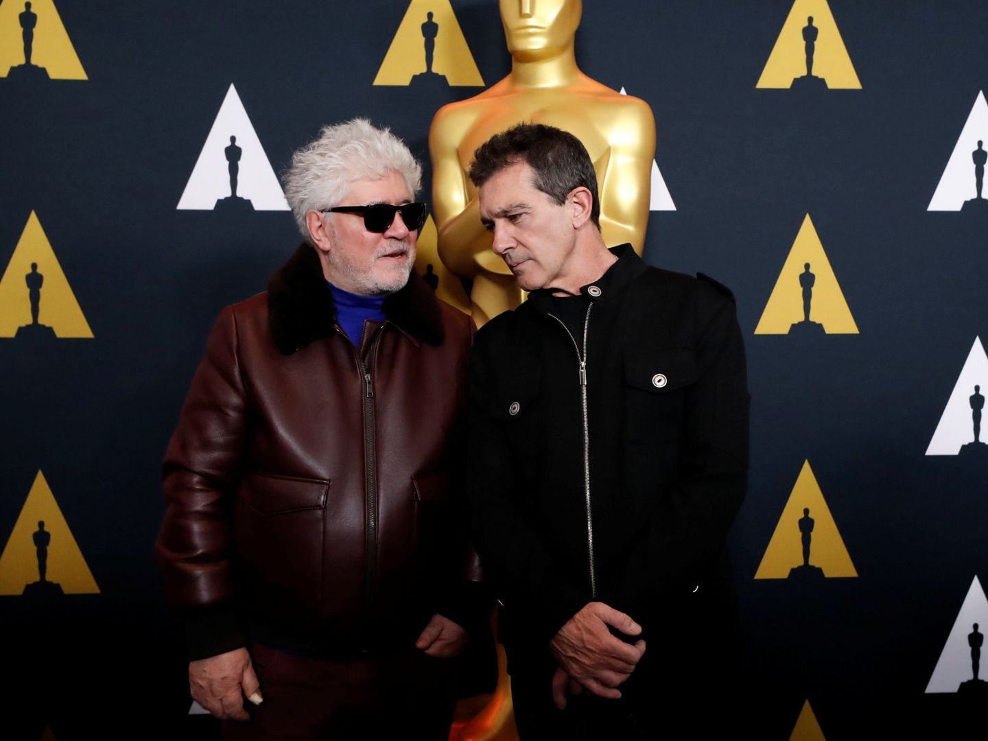 Pedro Almodóvar y Antonio Banderas, horas antes de la gala de los Oscar. (Reuters)