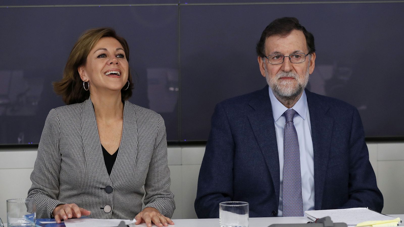 Foto: Mariano Rajoy, junto a María Dolores de Cospedal, en la reunión del comité ejecutivo (Efe).